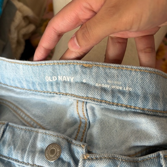 Light wash jeans - Picture 6 of 6